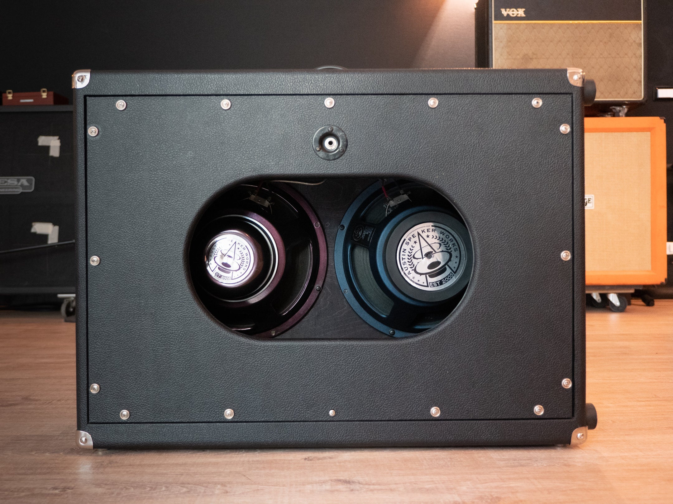 212 DAMBOLTONE OVALBACK ELEGANTE